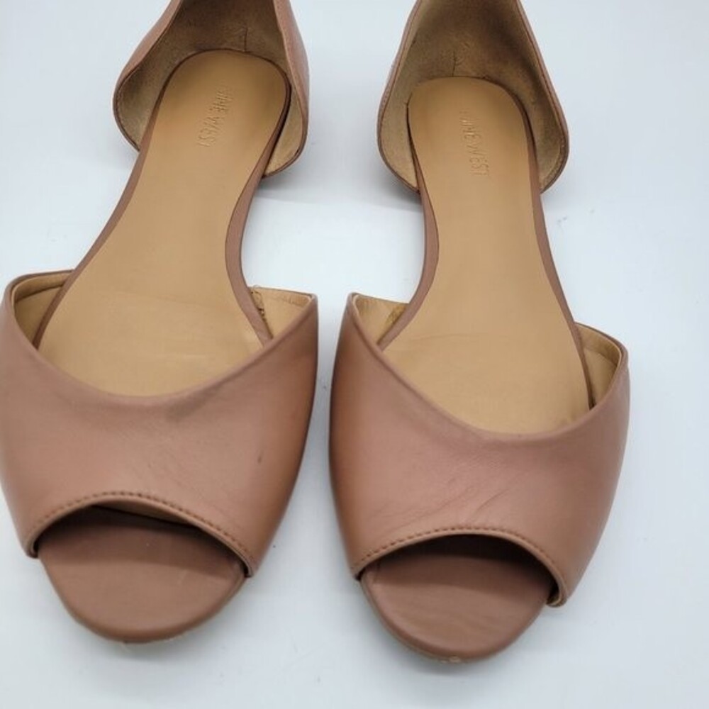 Nine West  NW7BLOSSOM NATURAL LE Size 9M in box wear and tear on back of heel
